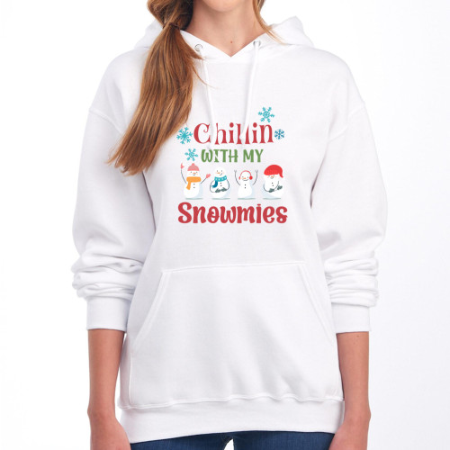 Share your love of wintertime with this fun printed White Hoodie and its design announcing your intention to spend time chillin’ with your snowmies.